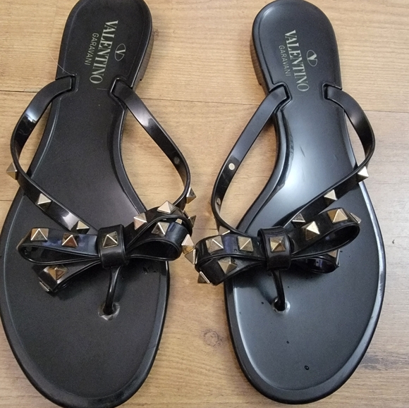 Valentino Garavani Rockstud Rubber PVC Sandals - Picture 8 of 16